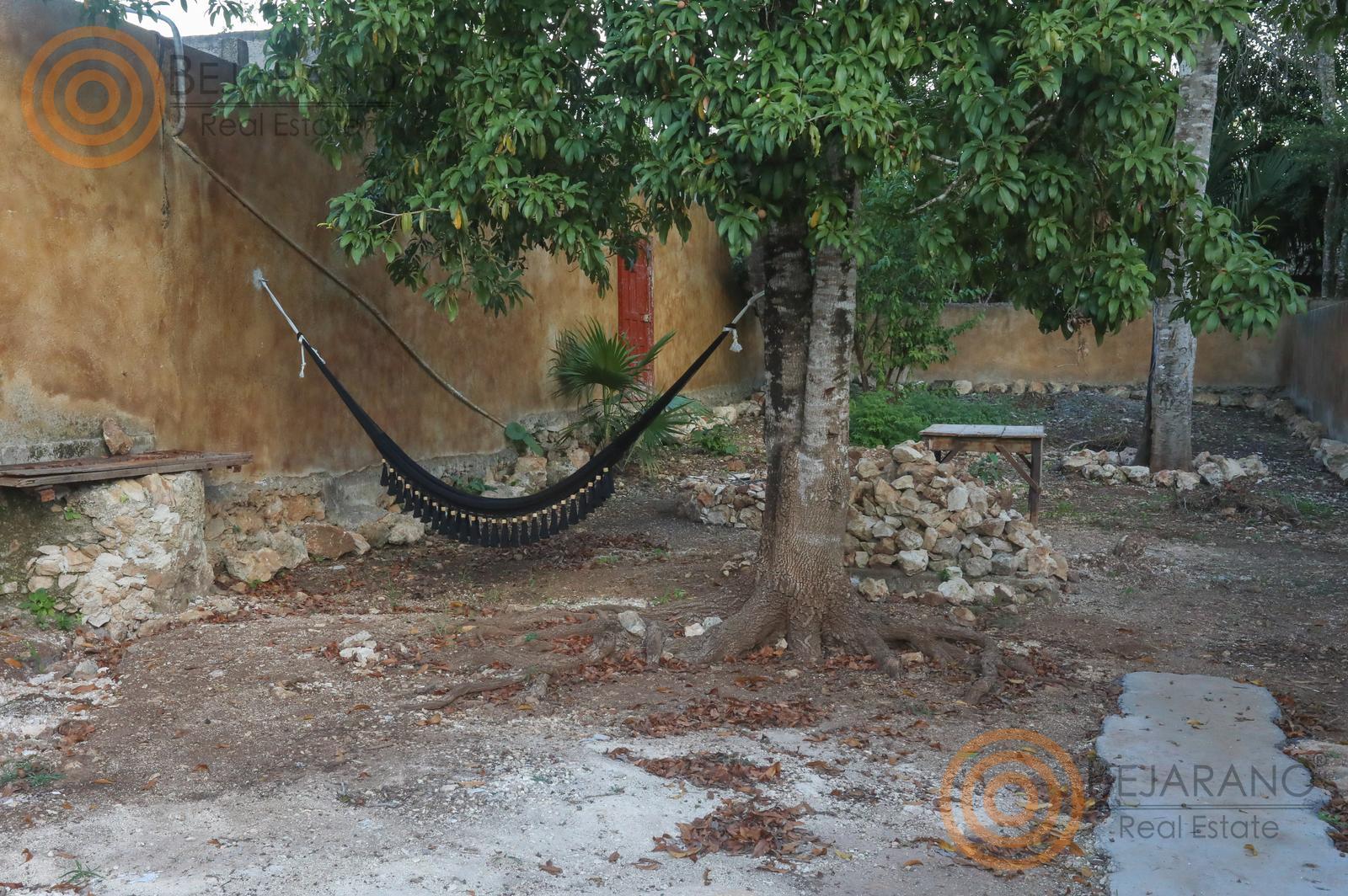 bre-crv-parksantaana-21 Patio amplio con árbol y hamaca