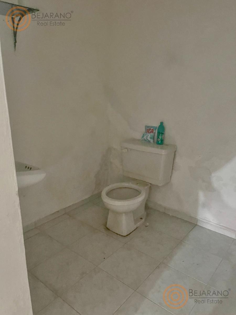 bre-cv-4deptsylc-12 Baño de un departamento