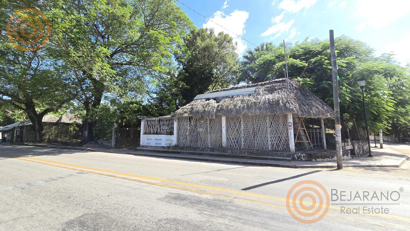 bre-cv-cuncunul-01 Esquina de la propiedad con palapa de local comercial sobre la avenida