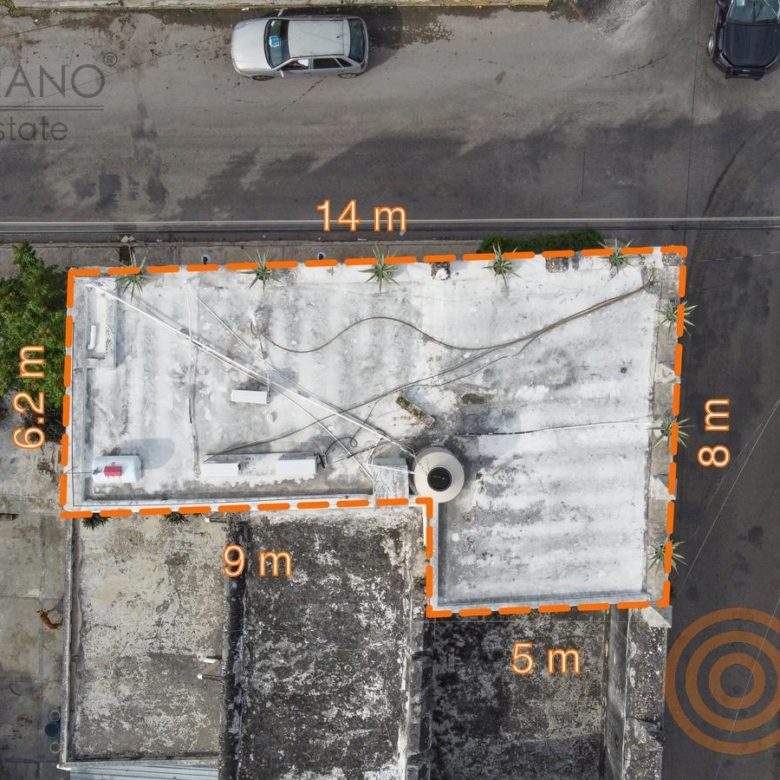 Vista aérea con las medidas del terreno de la casa