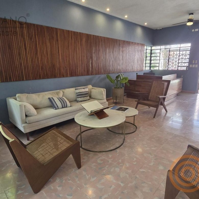 Recepción y sala de espera con pisos de pasta