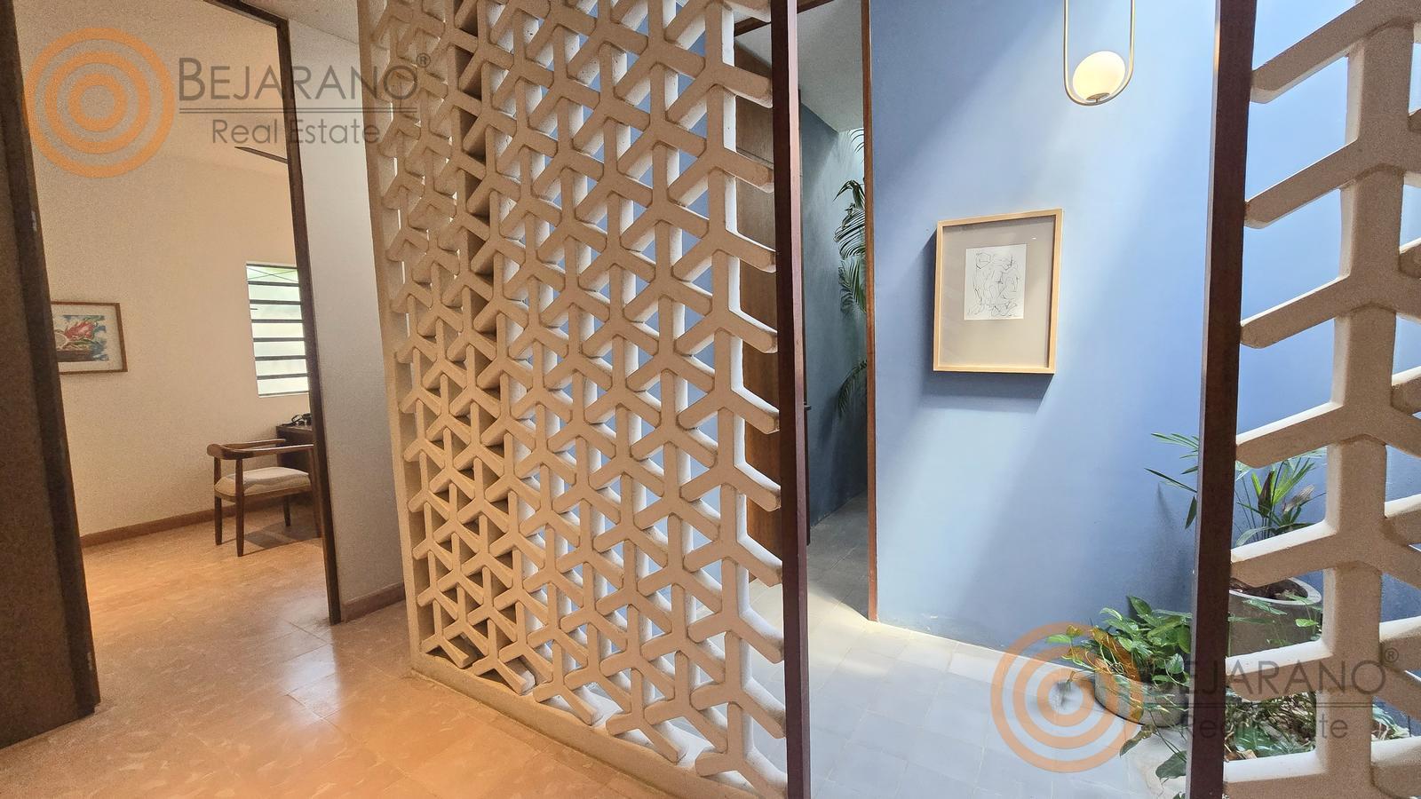 bre-ro-snjuan-16 Celosía que separa el pasillo del patio interior