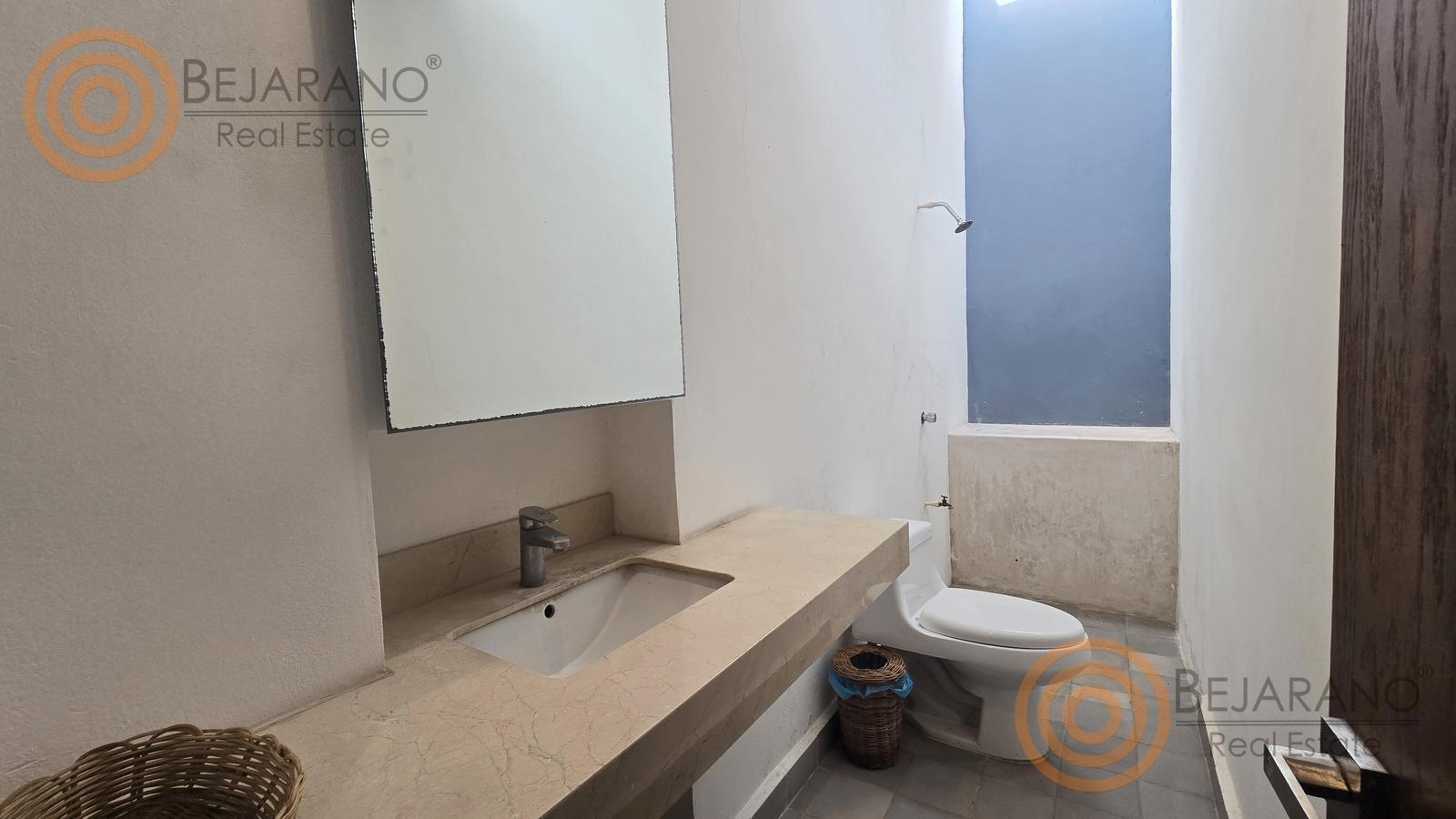 bre-ro-snjuan-25 Baño de personal con lavabo y regadera