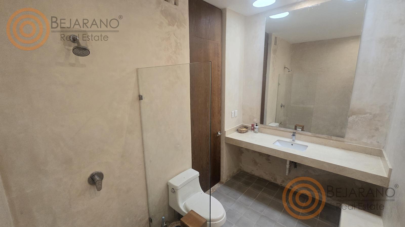 bre-ro-snjuan-31 Baño privado con regadera y lavabo