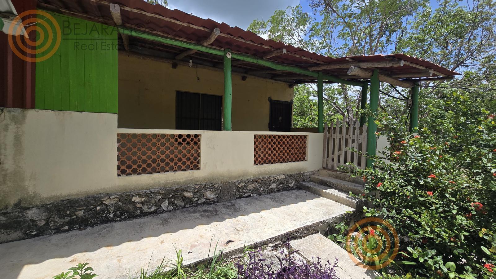 bre-rv-ebtun-05 Terraza techada de la casa del rancho en Ebtún