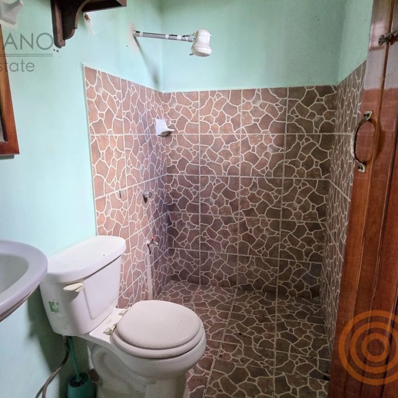 Baño completo de la casa del rancho en Ebtún