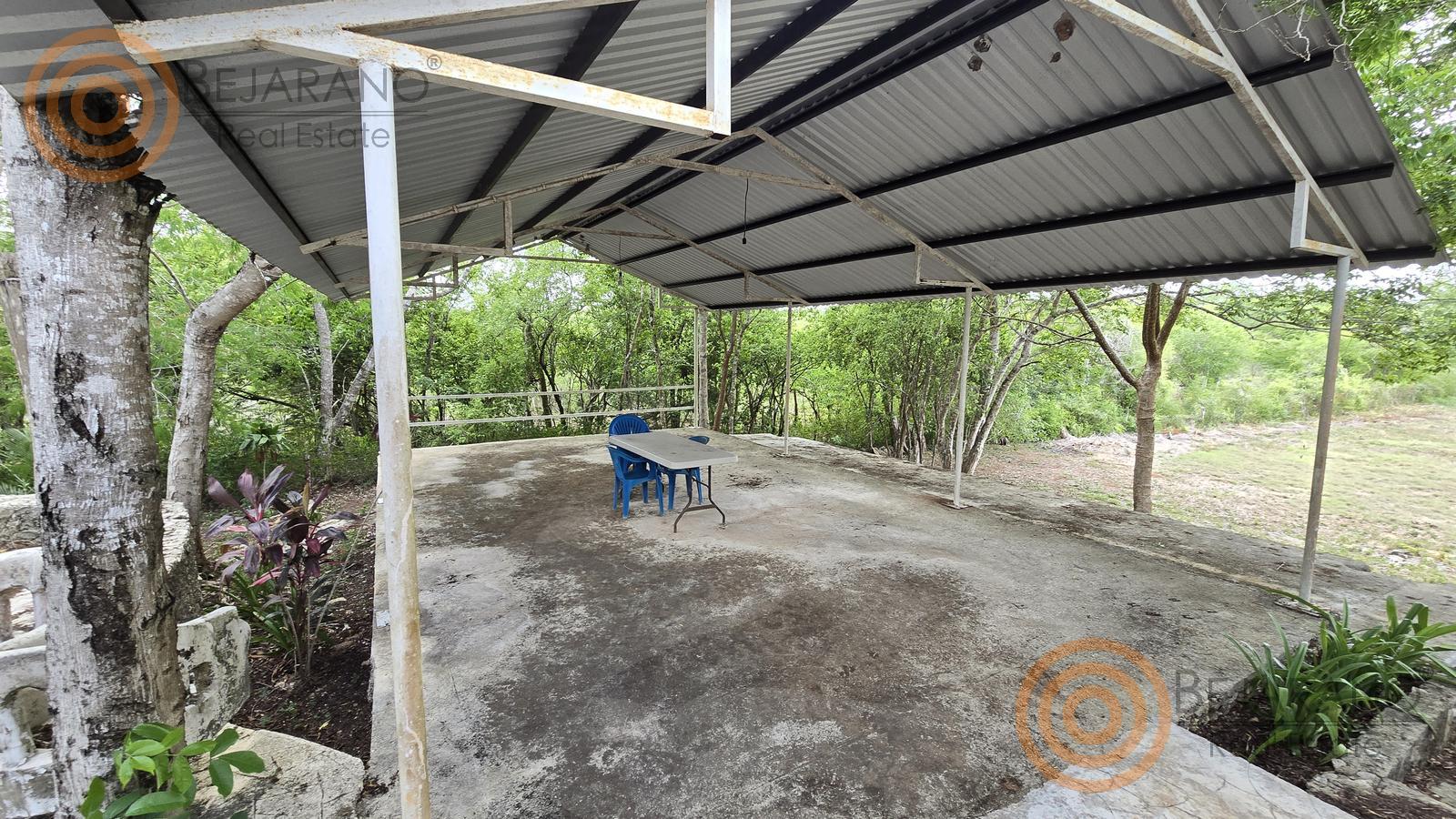 bre-rv-ebtun-12 Cobertizo de lámina para trabajo o descanso en el rancho de Ebtún