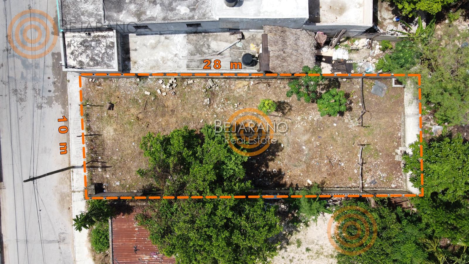 bre-tesj863-04 Vista aérea con las medidas del terreno: 10 m de frente por 28.8 m de fondo