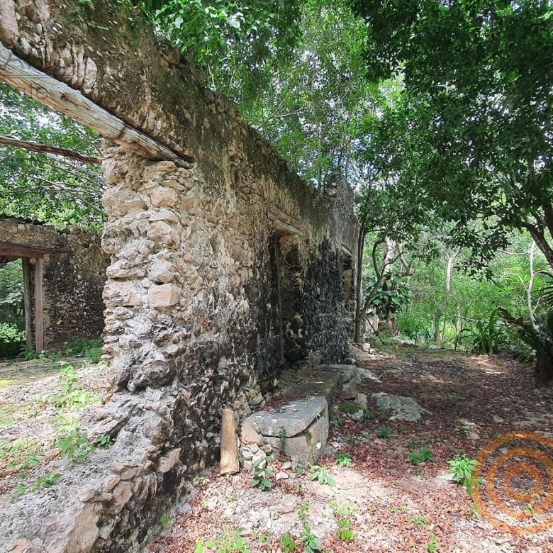 Muros de piedra de la hacienda de más de 200 años